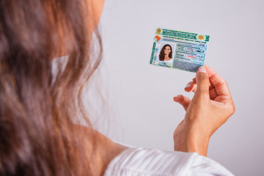 Como atualizar nome no INSS após casamento, divórcio, mudança de gênero ou decisão judicial.